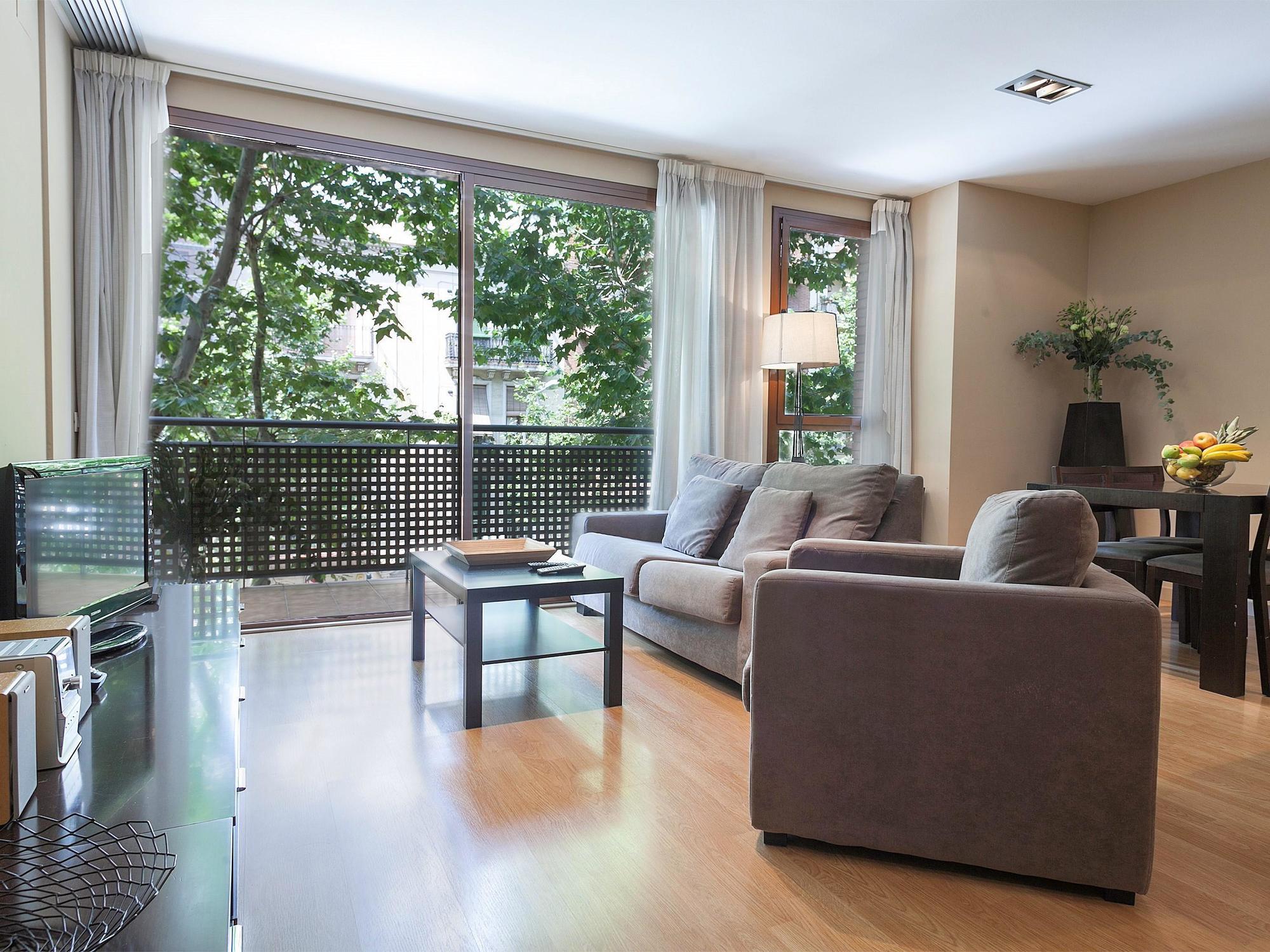 Short Stay Group Camp Nou Serviced Apartments Barcelona Exterior foto